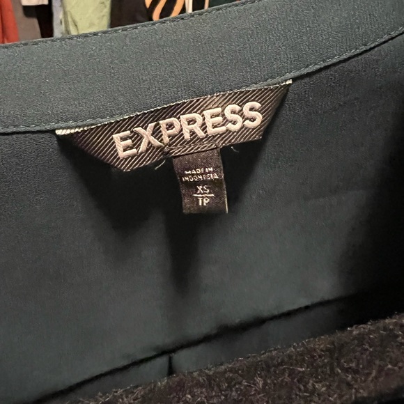 Express work blouse with pockets and zipper size xs - Picture 3 of 3